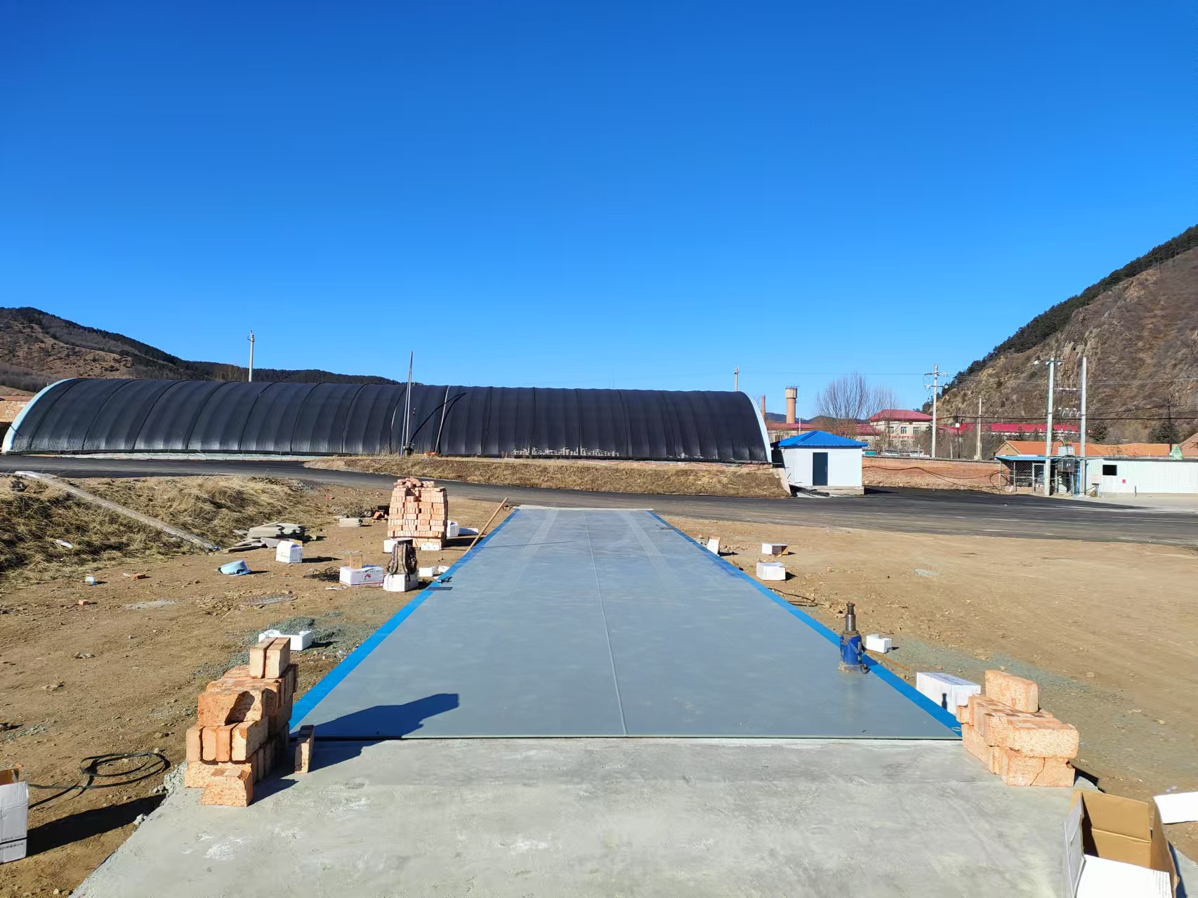 赤峰寶麗建筑工程有限公司100噸 3*16米 地磅